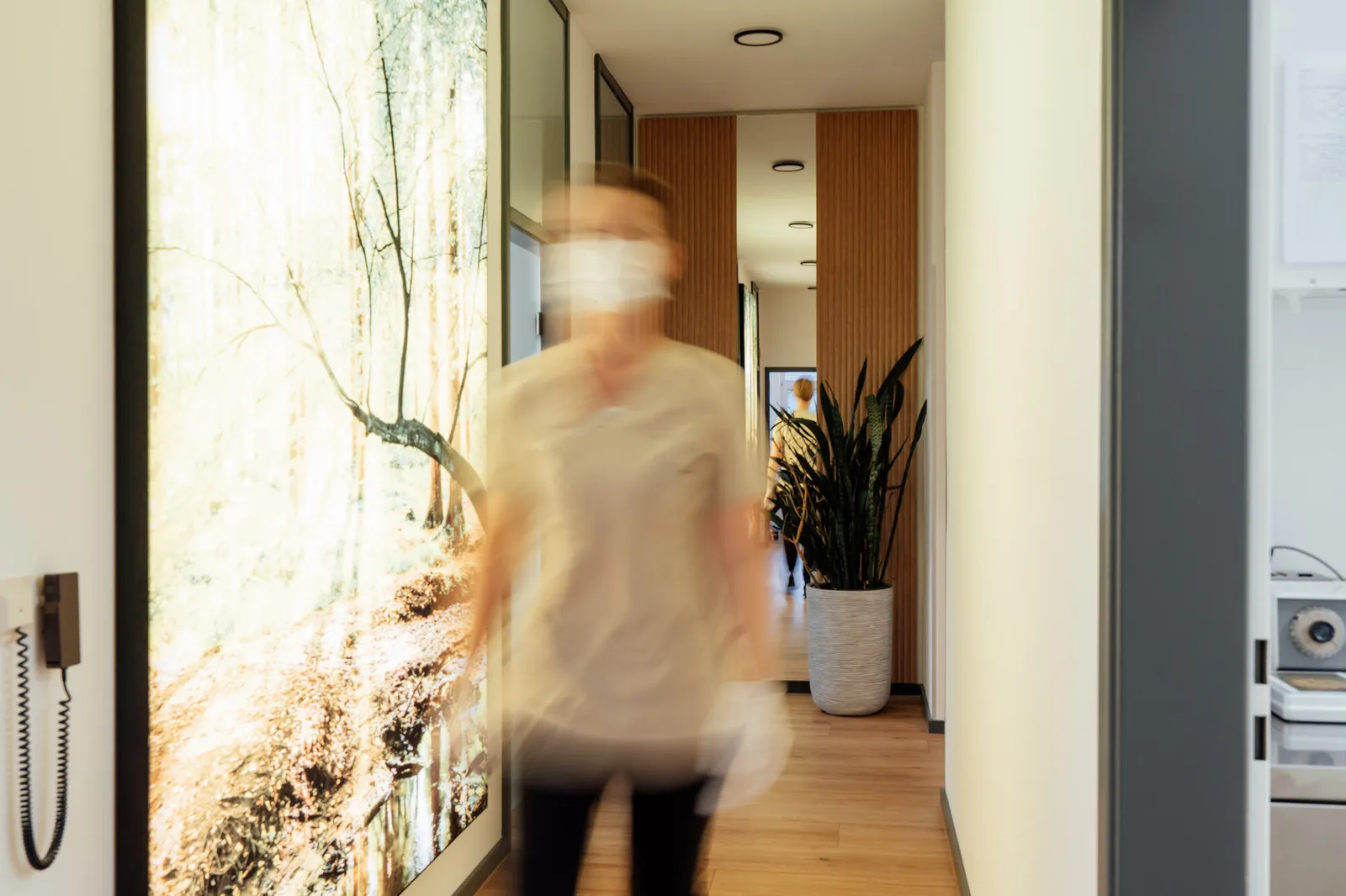 Calm, modern treatment room at the holistic dental practice in Bad Schwartau